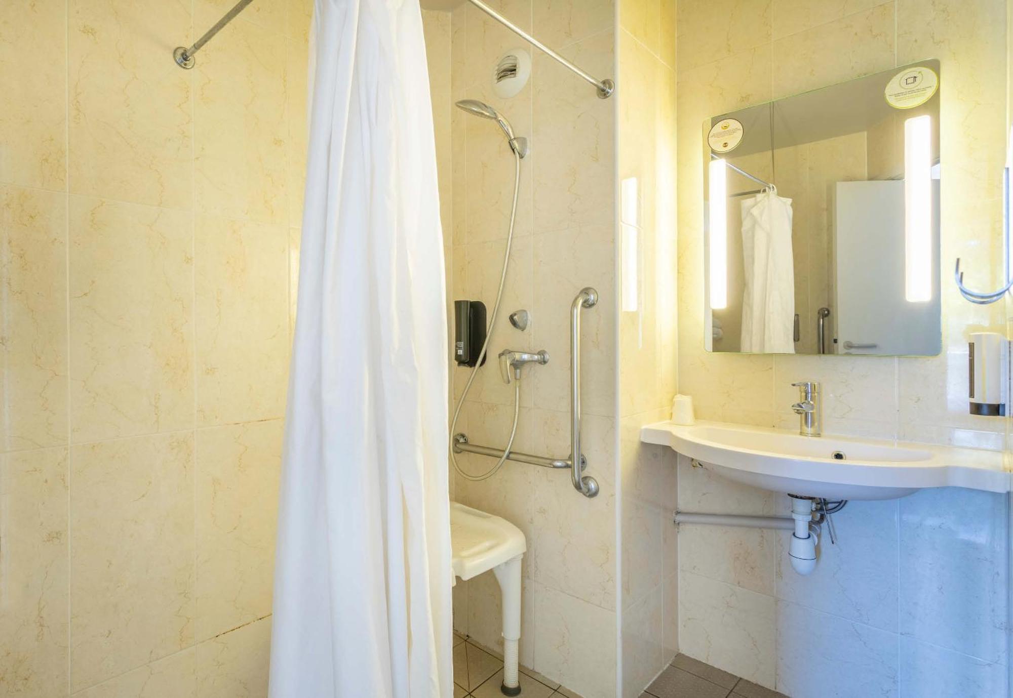 B&B Hotel Toulon Ollioules Exterior foto